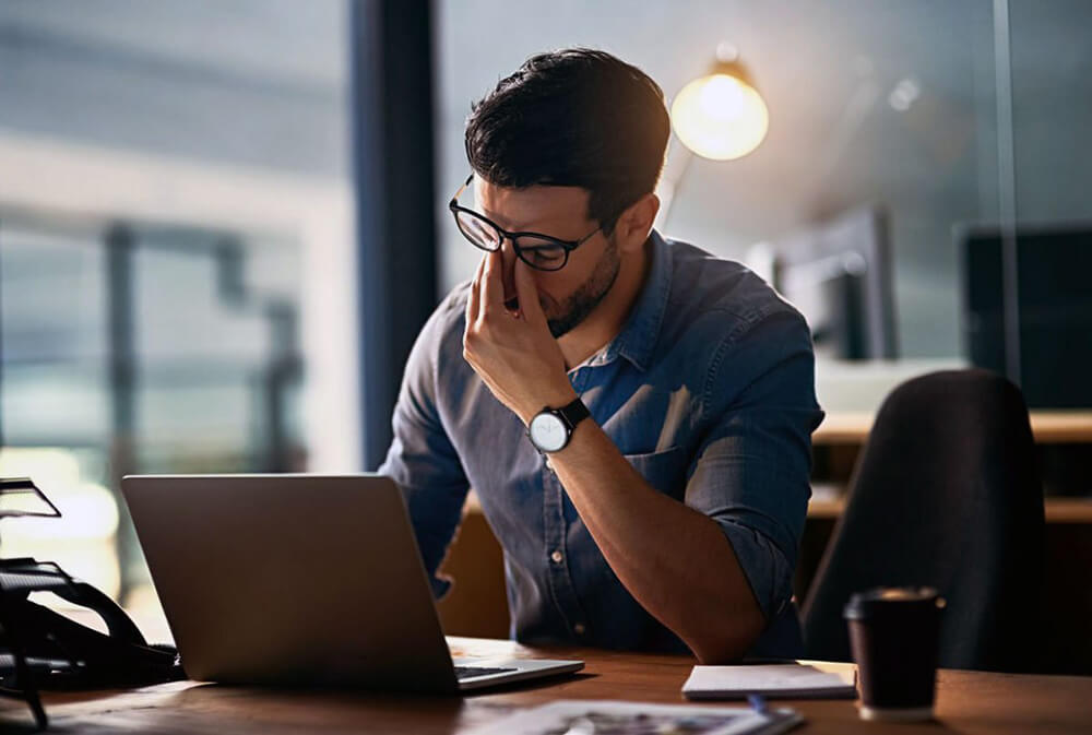 Are Screens Quietly Affecting Employee Eye Health Today?